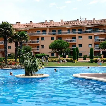 Port Apartment *